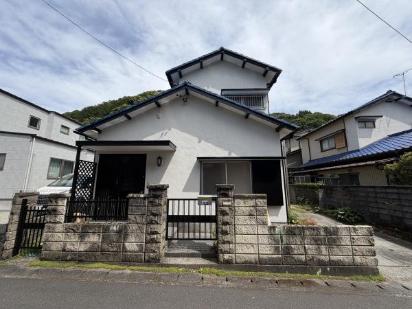 地盤の良い　レトロなリ・フォームハウス