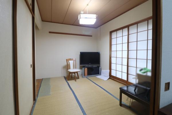 チュリス唐瀬　1階