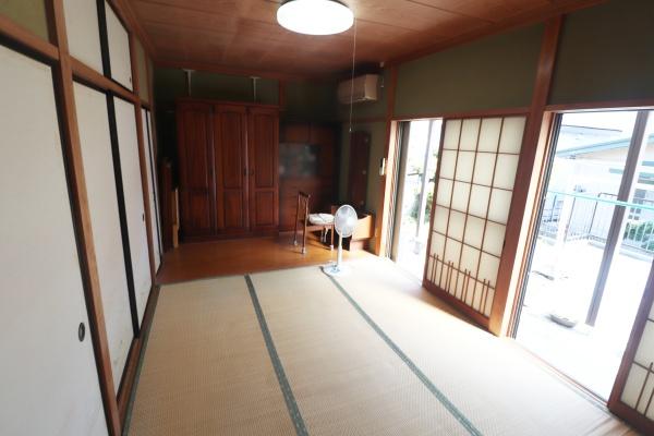 清水区迎山町　高台から駿河湾を臨む中古住宅