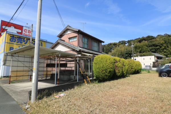 幹線道路面す　敷地８０坪越え　中古住宅