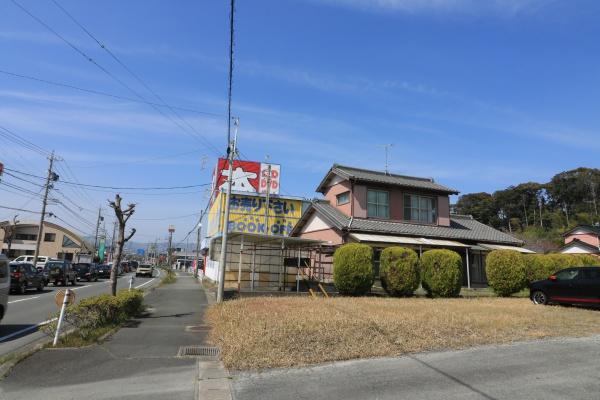 幹線道路面す　敷地８０坪越え　中古住宅