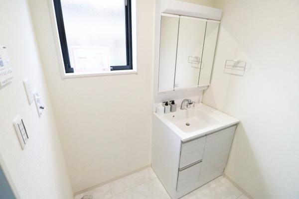 豊川市三蔵子町　58期　全1棟　1号棟
