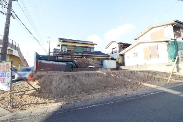 御油町炮六土　南面接道角地！解体更地渡し・建築条件無しです