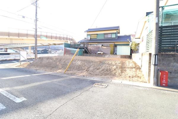 御油町炮六土　南面接道角地！解体更地渡し・建築条件無しです