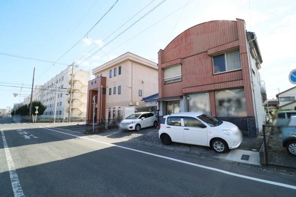 お好きなメーカーで建てられます　豊川市諏訪4丁目　更地渡し