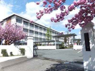 サンメゾン豊川稲荷サウス(豊川市立東部中学校)