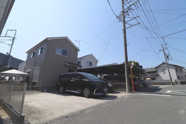 敷地広々　オール電化・太陽光完備の築浅中古住宅