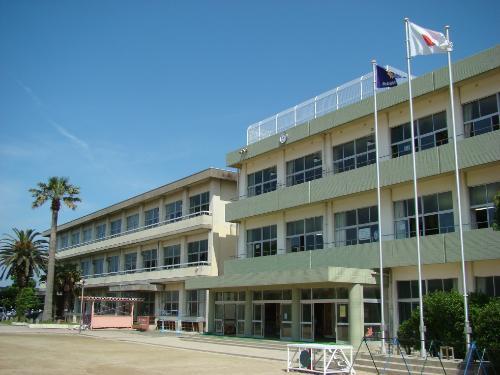 豊川市御津町御馬塩入の土地(豊川市立御津南部小学校)
