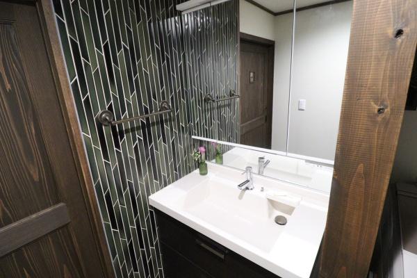 羽根井中古マンション ヴィンテージ溢れる空間です(トイレ)