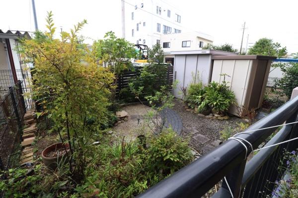 羽根井中古マンション ヴィンテージ溢れる空間です(庭)