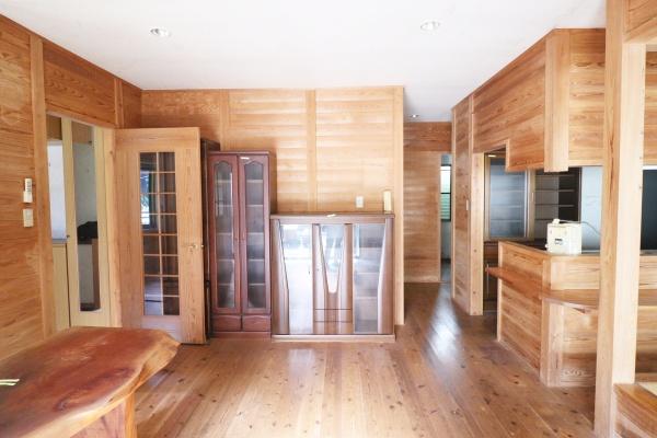新城市細川字広見の中古一戸建て(リビング)