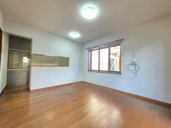 向草間町字向西　中古住宅