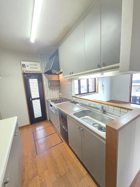 向草間町字向西　中古住宅