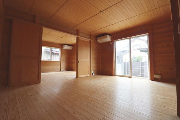 無垢材を使用した平家　オール電化で魅力あふれる住宅です