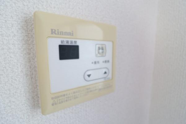 メゾン・ド・アミー101号　1階角の部屋