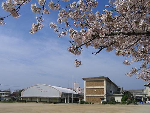 豊川市曙町４丁目の中古一戸建て(豊川市立桜木小学校)
