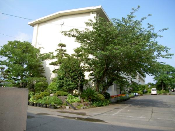 焼津市中根の土地(焼津市立黒石小学校)