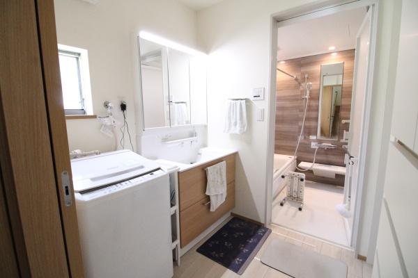 築浅ヘーベルハウス施工 太陽光発電  倉庫あり(洗面台・洗面所)