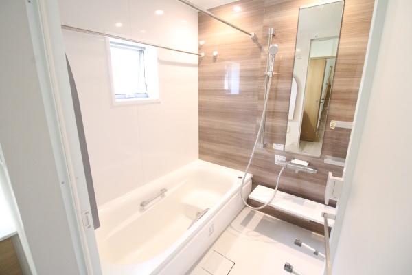 築浅ヘーベルハウス施工 太陽光発電  倉庫あり(バス)