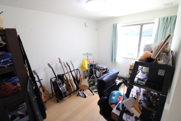 築浅ヘーベルハウス施工 太陽光発電  倉庫あり(洋室)