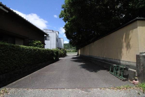 築浅ヘーベルハウス施工 太陽光発電  倉庫あり(前面道路含む現地写真)