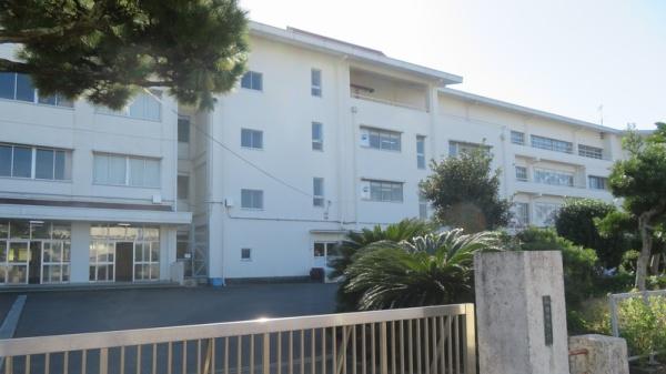 焼津市すみれ台１丁目の中古一戸建て(焼津市立和田中学校)