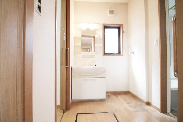 焼津市上小杉の中古一戸建て(洗面台・洗面所)