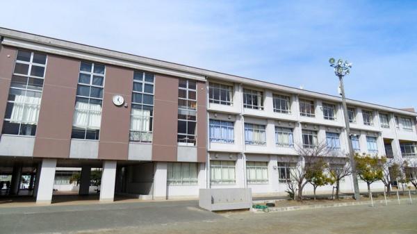焼津市上小杉の中古一戸建て(焼津市立大井川中学校)