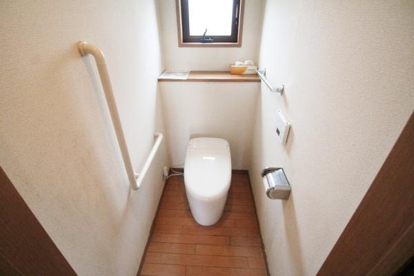 焼津市上小杉の中古一戸建て(トイレ)