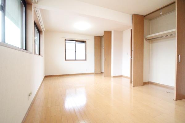 焼津市上小杉の中古一戸建て(洋室)