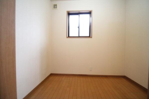 焼津市上小杉の中古一戸建て(収納)