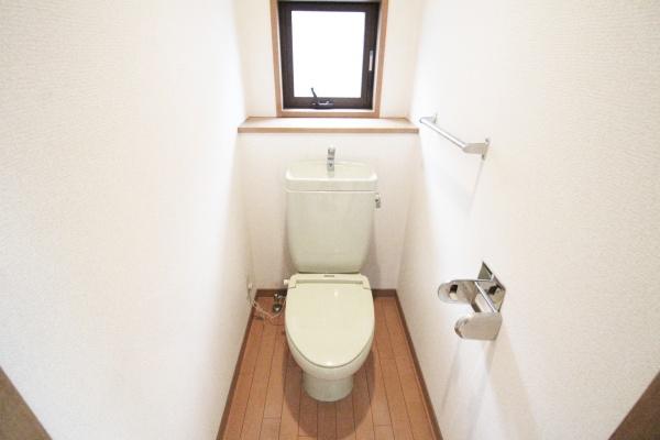 焼津市上小杉の中古一戸建て(トイレ)