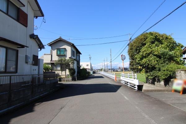 解体更地渡し　建築条件なし　敷地80坪の南向き整形地