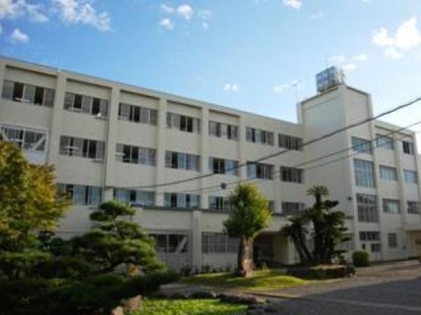 藤枝市藤岡３丁目第７期新築全２棟　１号棟(藤枝市立西益津中学校)