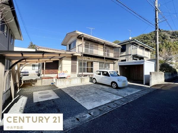 藤枝市岡部町三輪　駐車4台　バイクガレージ付中古住宅