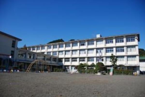 藤枝市茶町2丁目新築全2棟　B号棟(藤枝市立藤枝中央小学校)