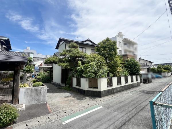 富士駅近く　落ち着いた雰囲気の住宅街　１００坪以上の広い土地