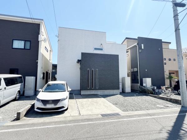 富士市松本 オール電化+太陽光の家 駐車3台可