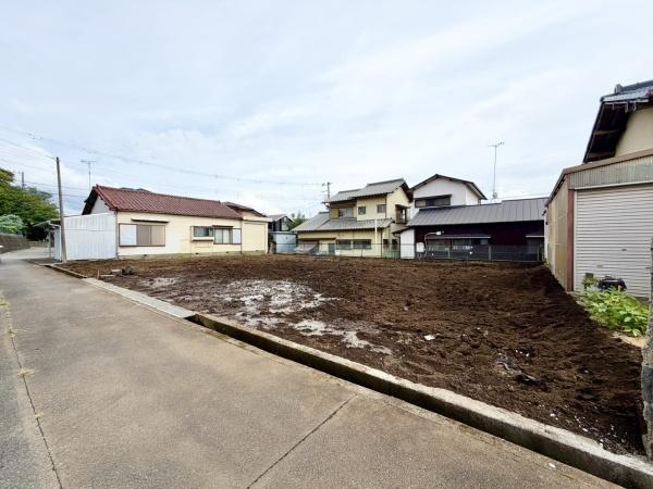ブルーミングガーデン　沼津市東椎路　全２棟　２号棟