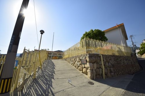 神戸市灘区楠丘町4丁目の土地(若草幼稚園)