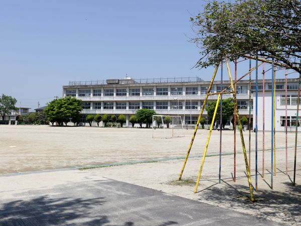 高浜市小池町６丁目の土地(吉浜小学校)