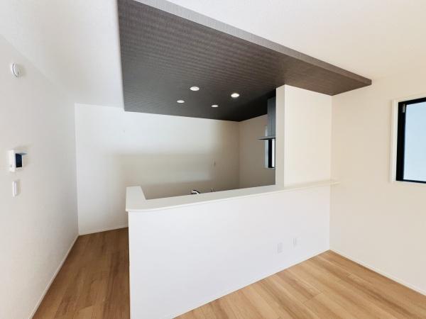 高浜市屋敷町　1号棟