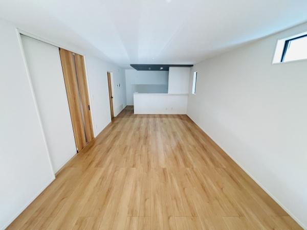 高浜市屋敷町　1号棟