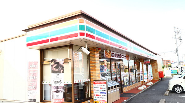 高浜市呉竹町3期3棟 1号棟(セブンイレブン高浜呉竹町店)