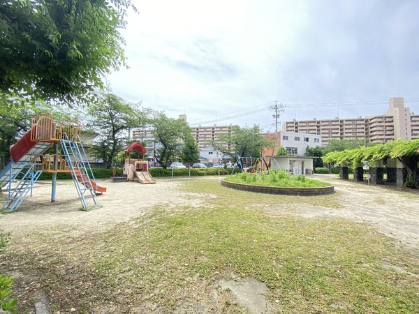 安城市今本町2期 3号棟(前之池公園)