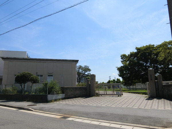 西尾市平坂町奥背戸の中古一戸建て(西尾市立平坂小学校)
