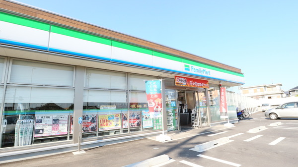碧南市岬町　1号棟(ファミリーマート碧南入船町店)