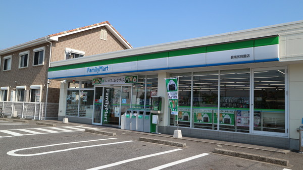 碧南第65尾城町　６号棟(ファミリーマート碧南伏見屋店)