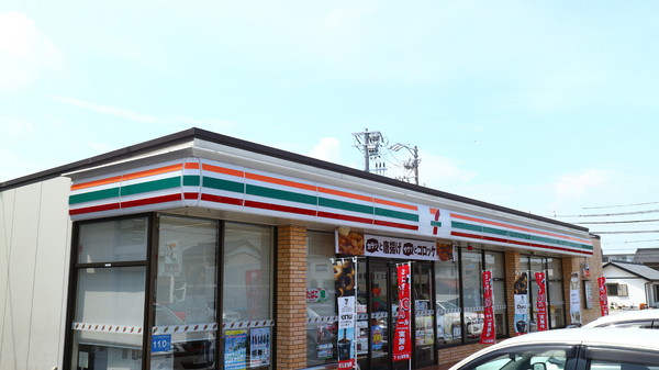 高浜市論地町2期1棟(セブンイレブン高浜二池町3丁目店)