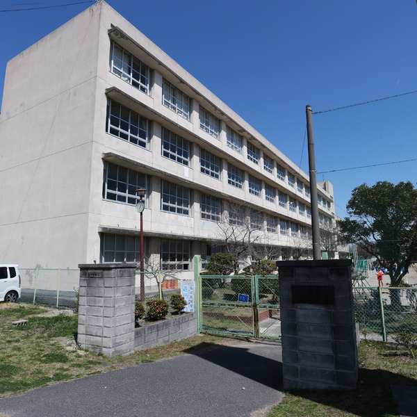 高浜市稗田町第７２号棟(高浜南中学校)